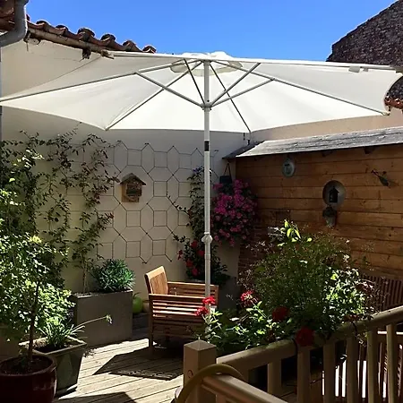 Le Patio De L'oustal Bed & Breakfast Gimont