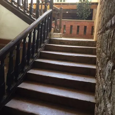 Le Patio De L'oustal Oda ve Kahvaltı