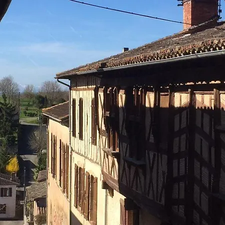 Le Patio De L'oustal Oda ve Kahvaltı